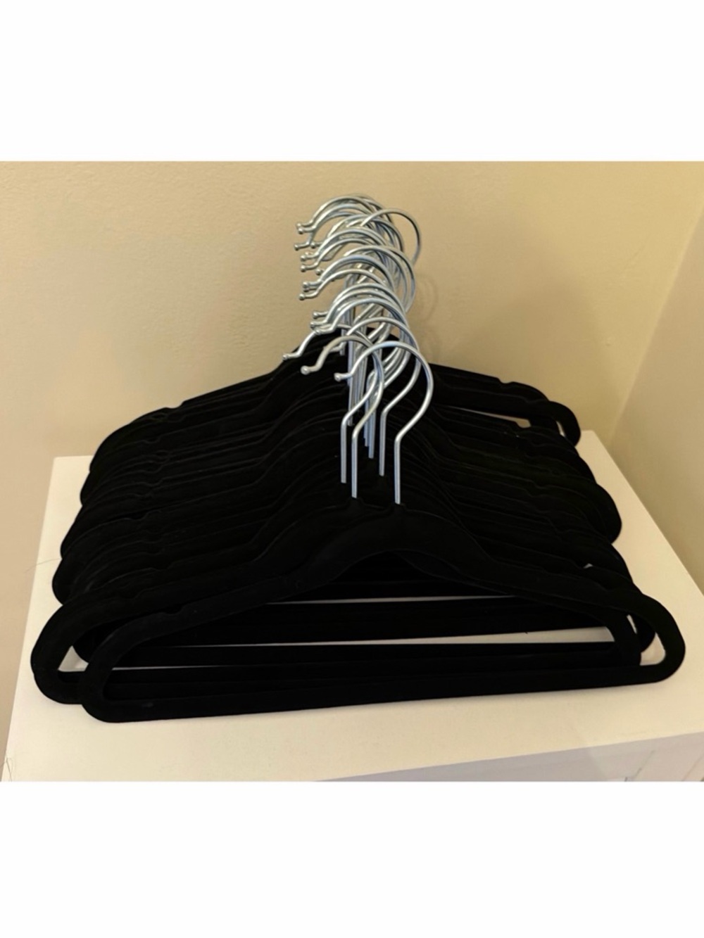25 Kids Velvet Hanger